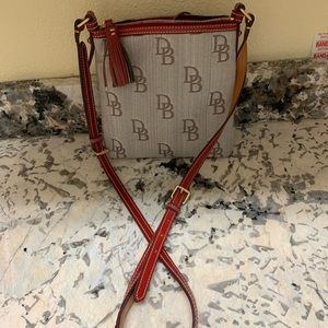 Dooney&bourke crossbody bag